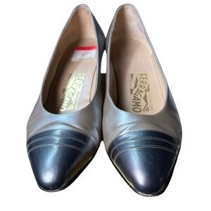 Salvatore Ferragamo Womens Champagne Navy Blue Cap Toe Leather Pumps Size 8 B